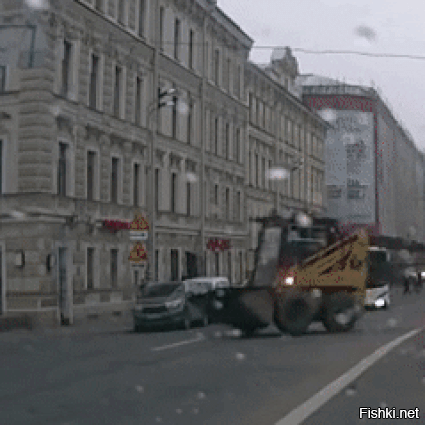 На месте автобуса я б валил оттуда...