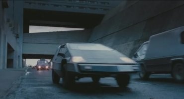 Вы ничего не понимаете в ретро дизайне! 
Вот, например, кадр из древнего фильма со Шварцем "Вспомнить все"