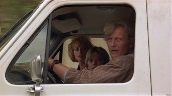 - Ты что, слепой?
- Да! А какие у тебя оправдания?