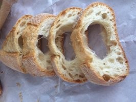 А нахрена было вообще нарезать? Нужно было в полость залить сгущёнки и сожрать!