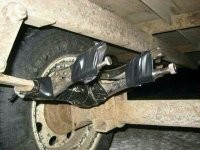 Или это прицеп, или на этой оси нет тормозов