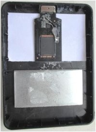 Подделка: Toshiba Canvio Basics, 1 ТБ. 
Вместо диска HDD. Установлена схема Toshiba TH58TFG9V23BA4C FL5017 TWN 19319AE. 
Для веса приклеена металлическая пластина.