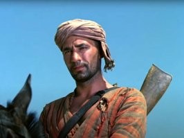 - Мой отец перед смертью сказал: Абдулла, я прожил жизнь бедняком, и хочу, чтобы бог послал тебе дорогой халат и красивую сбрую для коня. Я долго ждал. А потом бог сказал: садись на коня, и возьми сам, что хочешь--если ты храбрый и сильный!
- Мой отец ничего не сказал: Джавдет убил его в спину.