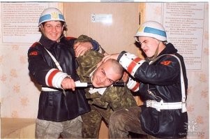 20 лет назад особо не пофоткаться было.
Все плёнки просраны, стались только сканы с тех, что уже отпечатаны были...