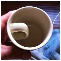 Горшок сам по себе габаритен. Японцы мелкие, кушают мало, хватит и чашки.