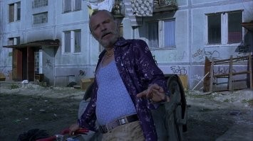 - Добро пожаловать! Хорошо, что вы приехали летом! Зимой здесь бывает паршиво.