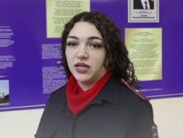 Менты - молодцы, тестерша коза, мигранты - зло, вопросов нет. 

Отойду от темы. В Магадане ментам форму новую ввели? ))