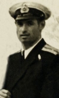 ....Многих офицеров, участвовавших в ликвидации трагедии, понизили в должности или отправили в отставку....
 Одним из офицеров, с которым мне довелось пообщаться, был Юрий Аршакович Гарамов. В то время он был лейтенантом, командиром 9-й батареи. Затем он проходил службу на разных должностях флота. Был командиром противолодочного крейсера "Ленинград". Окончил службу начальником 2-го факультета ЧВВМУ им. П.С. Нахимова в Севастополе.