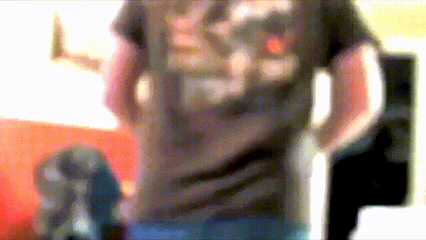 Сук, я чуть от стола не отпрыгнул! )))