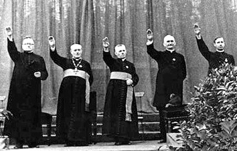 Ватикан ещё с Гитлером "дружил".  А теперича вдруг в миротворцы подался....