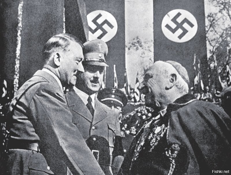 Ватикан ещё с Гитлером "дружил".  А теперича вдруг в миротворцы подался....