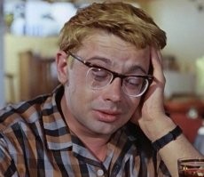 Как поступили с матерью-мышью и ее детенышами, не уточняется.
Мышку жалко