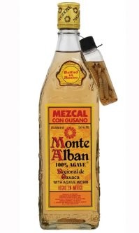 Жуть какая Не слышала такого метода. Не могу сказать, что я сильно часто или много пью текилу - я вообще не пью крепкие напитки, но никаких пообочек подобного рода не замечала. Кстати ,настоятельно рекомендую еще мескаль с гусеницами. Оч вкусно. Правда, на родите его еще закусывают как раз-таки солью ,но с перемолотыми сушеными гусеницами. Из-за чего соль приобретает романтичный розоватый оттенок и привкус копчености.