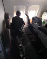 Неоперившийся птенчик. Ни кепаря, ни сёмок.