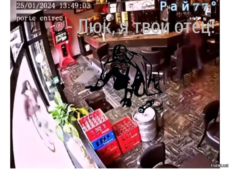 Посетительница кафе упала в подвал из-за невнимательной сотрудницы