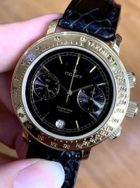 Чё за дичь?!
Вот такие у меня были (только экспортный вариант), за неделю могли "уйти" на пару секунд максимум (кстати, на мой вкус, гораздо интересней представленных в посте):