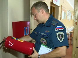 Да какая разница от чего произошло возгорание. А вот пожар случился по вине хозяина - отсутствие средств пожаротушения, либо... по вине надзора.