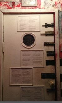 Не ищите здесь смысл. Здесь в основном маразм