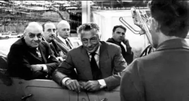 Ты писал про глубокое проникновение (как бы это не звучало) таких кланов в политику. Чисто по приколу решил проиллюстрировать. Встречайте, слева на право: Трамп, Трампчиха, Бывшая Трампчиха, племянник Ротшильда, принц Гаэтани (принц настоящий, племянник не прямой, встречались с бывшей много лет, это я не для тебя а для Михаила, ну ты понял).
На второй фотке Аньелли собственной персоной, (друг Косыгина, и его родственника, через которого он ещё и друг Примакова) перед подписанием контракта на постройку АвтоВАЗ. Там ещё есть фотки с Муссолини, Клинтон, и Гретой Тундберг, но я решил, как бы пентаграмма не получилась (для совкодрочеров: лично я считаю Косыгина вторым, после Андропова, адекватным управленцем в СССР, у  которых вместе могло получиться вырулить этот корабль на фарватер, но не срослось).