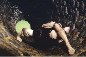 Британцы обнаружили глубокий колодец под своим домом во время ремонта