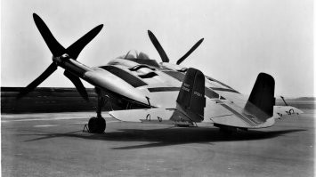 Vought V-173 никогда не осуществлял вертикальный взлет и посадку, зато стал прототипом истребителя Vought XF5U-1.