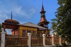 Добавлю немножко.
1.Дом народного Умельца М. И. Колохина. Иваново.
2. Дом купца Шорина. Гороховец.
3. Дом Козловых. Мстёра.