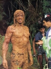 На заднем плане судя по взгляду и позе - дублер ? )))