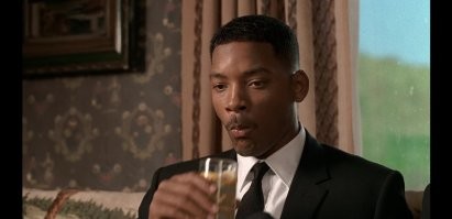 "Я робот". Уилу Смиту, как-то вообще не везёт с напитками.