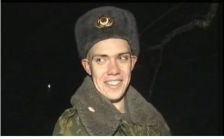 Да... Не Ван Дамм... 

Солдата не хватает.