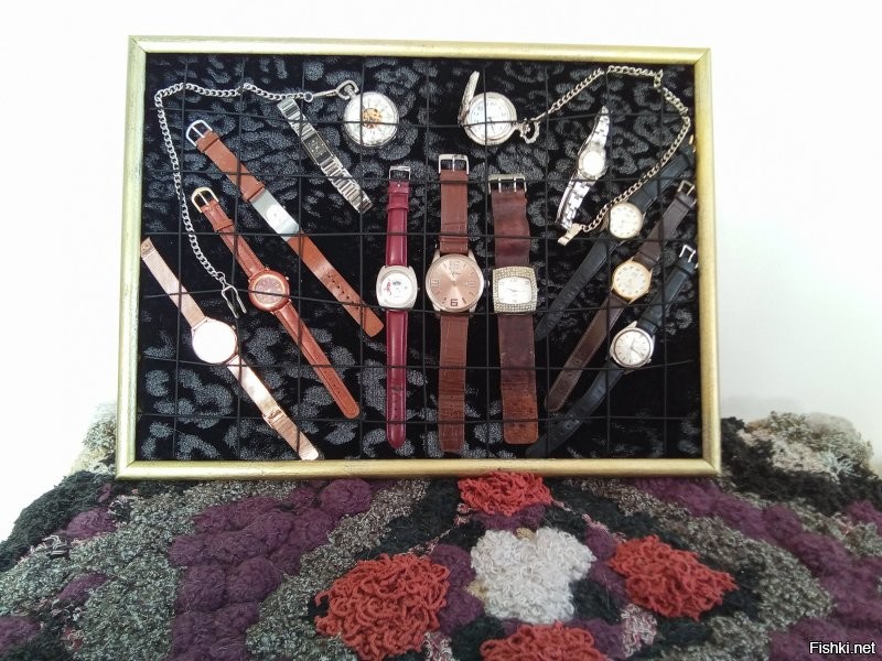 Я недавно собрала старые часы мужа, тестя и свои и сделала панно.