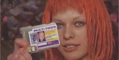 Хм... Не то, что бы я очень часто заселялся в гостиницы, но прходилось, когда по командировкам мотался. 

Проблем с очередями и оформлением ни разу не встречал. 

Лучше бы разработали единый документ. 
Не кучу всяких паспортов, снилсов, пенсионных, омс, инн и прочих и прочих... 

Нафига одному человеку куча разных "номеров"? 
Номер паспорта, по сути своей, уникален. 
Вот к нему всё и привязать. 
Зачем куча разных "удостоверений"? 

В формате двух пластиковых карточек с фотографией. 
И общей информацией. 
Размером с банковскую или ВУ. 
Внутри чипы с полной информацией, плюс медкарту туда, чтобы врачи могли сразу считать и увидеть, что можно, а что нельзя. 
Можно и банковскую карту туда подвязать. 
Ту же биометрию туда. 

Одну карточку с собой носить, хоть на шее, на шнурке или цепочке. :) Хоть в портмоне. 
Вторая - резервная (с отметкой о том, что это резервная), дома хранить. 
На случай утери первой, для облегчения процесса восстановления.