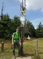 Хрен в зелёном, с банданой, испортил классное фото.