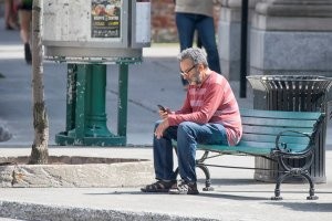 Это Agim Lindita албанский маньяк. Но сегодня он прочел что Байден выиграл выборы президента США. У него поднялось настроение и он решил пока не похищать очередную жертву.