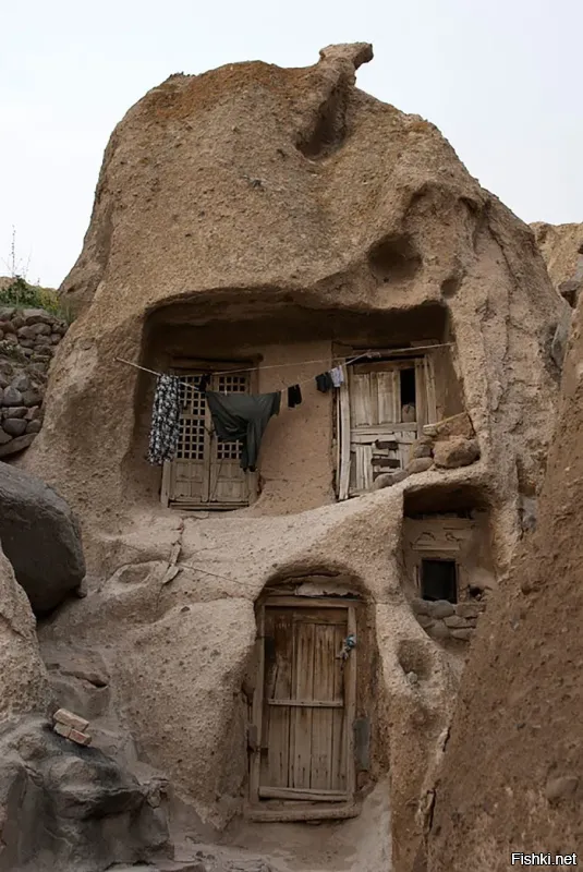 700-летний дом в Иране. 
Выглядит будто ипотеку платят до сих пор!
