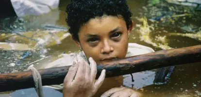 Омайра Санчес Гарсон   13-летняя жительница Армеро. Одна из 25 тысяч погибших в результате схода селевых потоков, возникших после извержения вулкана Невадо-дель-Руис 13 ноября 1985 года. Попав в западню из обломков здания, прежде чем умереть, простояла три дня по горло в воде.