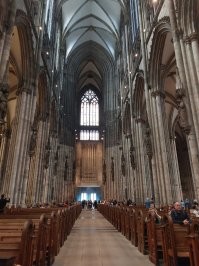 Выход из метро с красивым видом