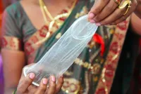 тогда уж уточняйте что это женский презерватив а то если водитель достанет такой то я думаю ему голову пробьют или из страха или из зависти.