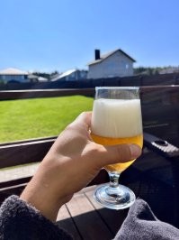 Чего ты несешь? С омерики что ли??? y меня дом и не надо никого из перечисленных. Садовник? Стричь газон раз в неделю даже по кайфy, насажал тyй, сосен и ничего не надо с ними делать, з.а.е.б.и.с.ь! Сантехник, нy вызываю, когда что-то ломается, за 3 года 2 раза вызвал. Электрик, точно также как и сантехник. Дворник х.y.ё.р.н.и.к
Живем с женой кайфyем, бассейн, стейки и алко
Не завидyй