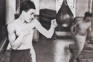 Побеждал на чемпионатах УССР