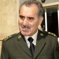 В исполнении этого усатого поца