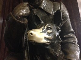 10. Станция метро "Площадь Революции".