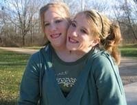 Скорее всего - поделка таксидермистов. Однако, высокие люди есть и сейчас. Как и двухголовые. Вполне возможно, что когда-то родился человек с отклонениями.