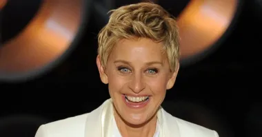 Меня всегда тошнило от этого мерзкого лесбийского рыла. Теперь узнал, что у неё и нутро такое же мерзкое.