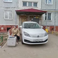 А вот это, кстати, китайская электричка. Оно скорее всего ещё и удлинитель из окна бросает! Типа хай заряжается..