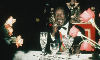 С аппетитом съел личного стоматолога, министра, королеву красоты ЦАР и единственного в стране математика...
Остальные были невкусные.