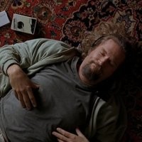 Ковёр добавляет +10 к акустике помещения (снижает или почти убирает эхо). Колонки лучше звучат в комнате с ковром (не только моё наблюдение).
Ну и классика жанра: Ковёр задавал стиль всей комнате.