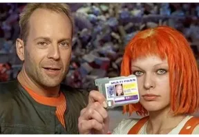 В кино впервые снялась в 13 лет в фильме Залмана Кинга «Слияние двух лун» (1988). В 15 лет снялась в главной роли в фильме «Возвращение в голубую лагуну» (1991).