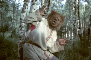 Долгое время считал, что страшнее этого медведя в природе существовать ничего не может. Куда там всяким Фредди Крюгерам да Биттл Джюсам. Уже 50, а и сейчас оторопь берёт...