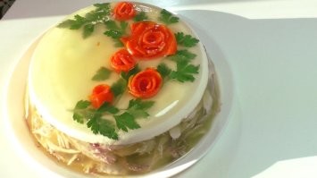 Холодец - российская вкусняшка...
