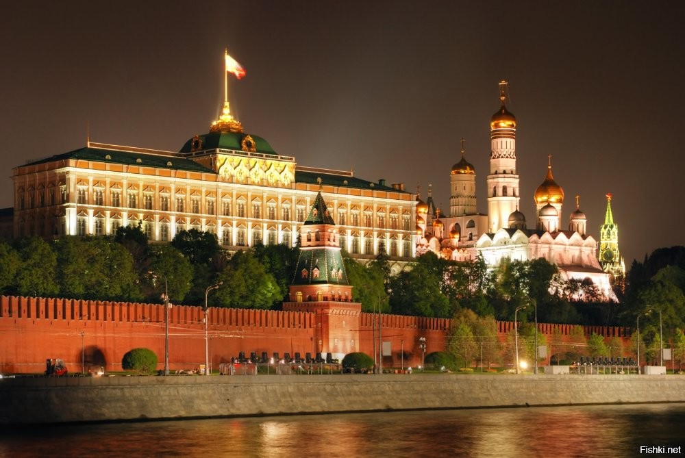Московский кремль. Из него свысока смотрят на весь мир